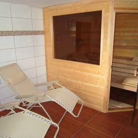 Rozarka Σαλέ Dolni Dvur